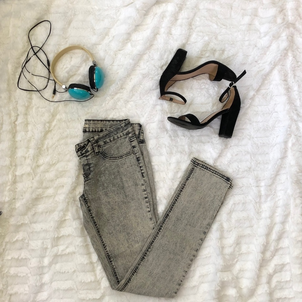 Mossimo Supply Co. Light Gray Acid Wash Jeggings